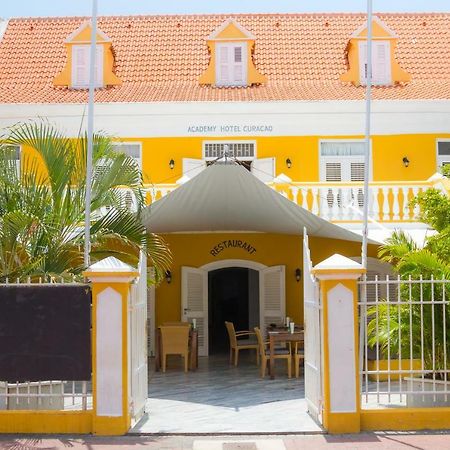 Academy Hotel Curacao Вилемстад Екстериор снимка